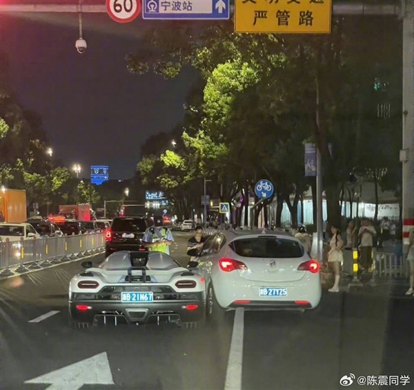 曝别克跨实线撞上科尼塞克：定损406万 别克女车主出106万